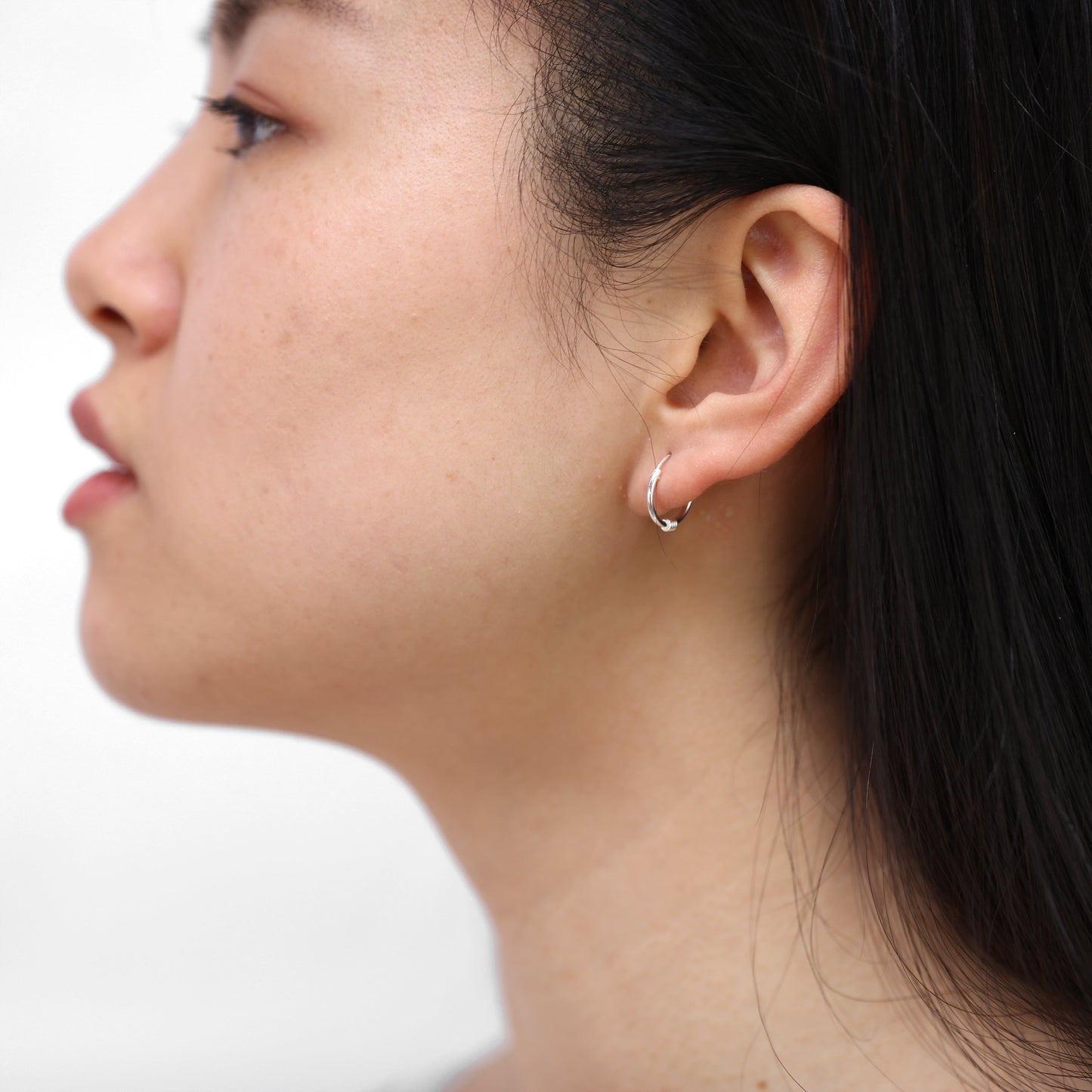 Boucles d'oreilles créoles dormeuses en argent sterling de 12 mm avec spirale métallique