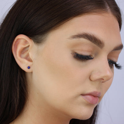 Boucles d'oreilles à tige en argent sterling et pierre lapis-lazuli de 4 mm