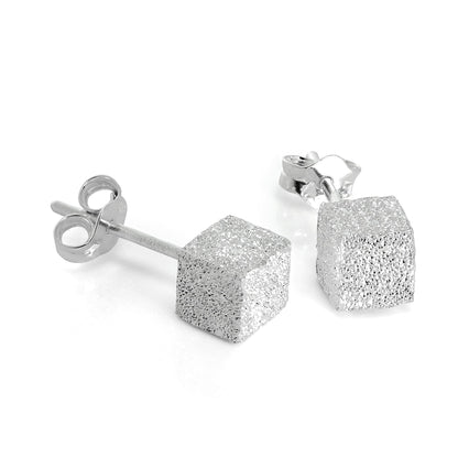 Boucles d'oreilles à tige cubiques en argent sterling givré 5 mm - 7 mm