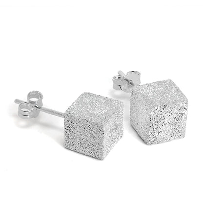 Boucles d'oreilles à tige cubiques en argent sterling givré 5 mm - 7 mm