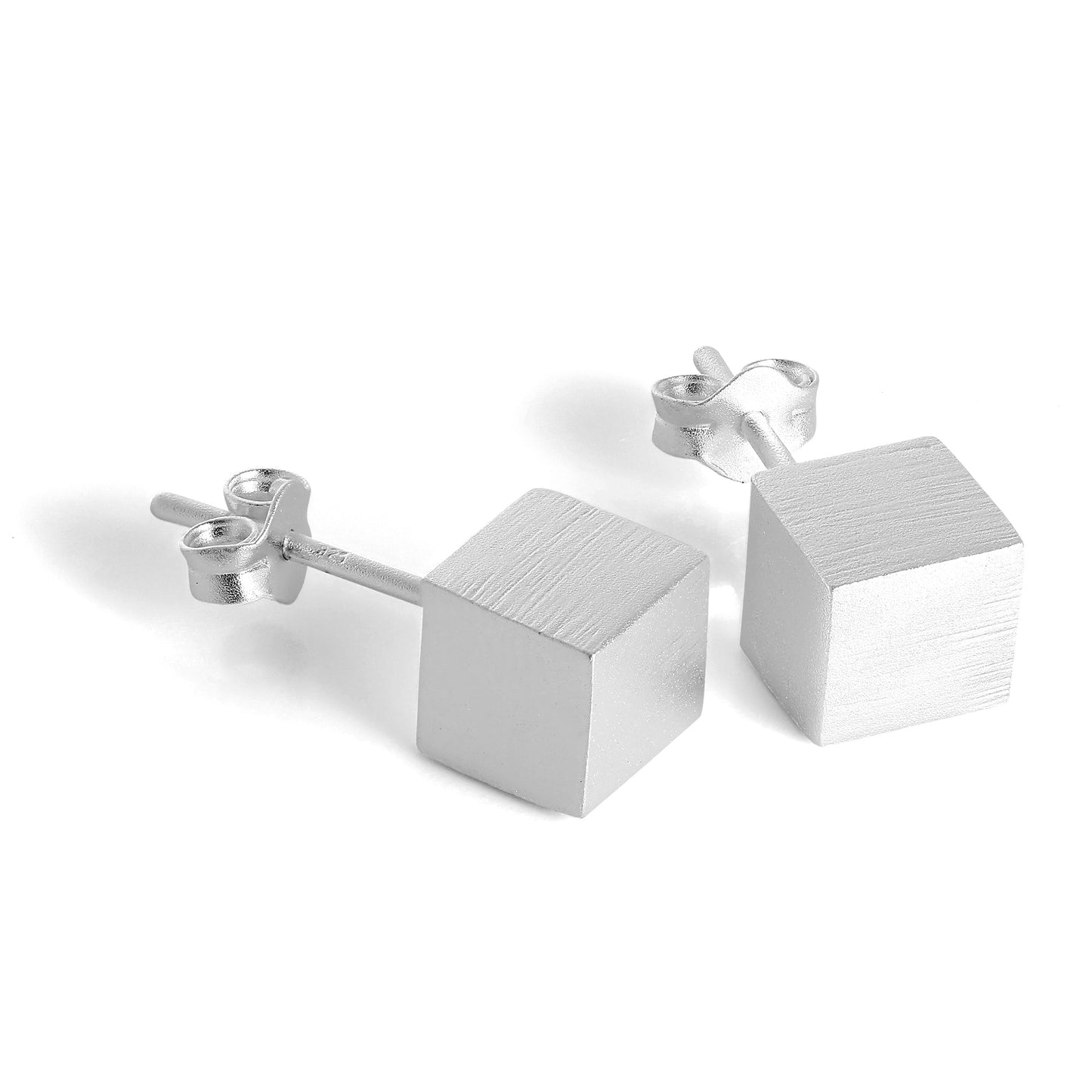 Boucles d'oreilles à tige cubiques en argent sterling brossé 4 mm - 7 mm