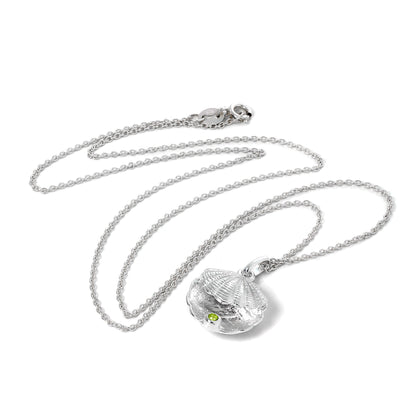 Collier en argent sterling avec coquillage d'huître et pierre de naissance péridot en cristal CZ