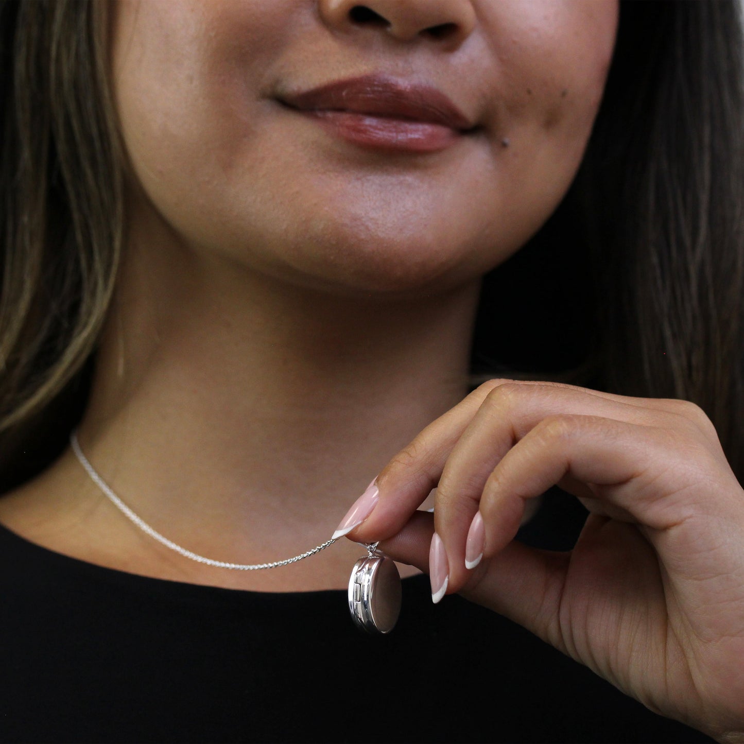 Collier médaillon ovale en argent sterling sur chaîne