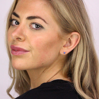 Boucles d'oreilles à tige en argent sterling et quartz Capri bleu carré de 4 mm