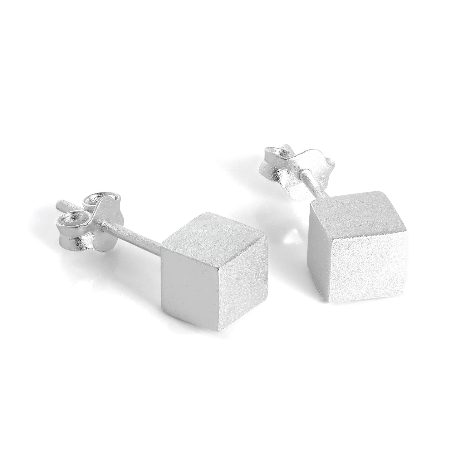 Boucles d'oreilles à tige cubiques en argent sterling brossé 4 mm - 7 mm