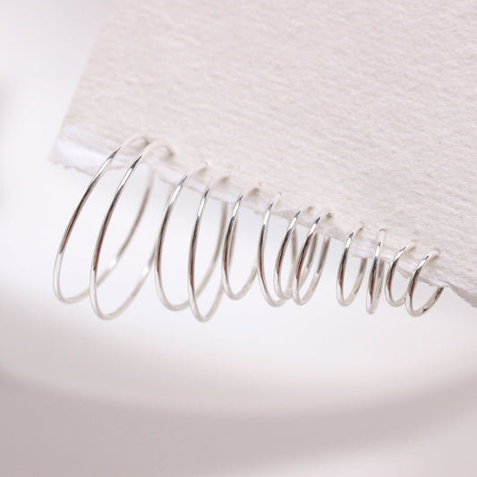 Boucles d'oreilles créoles légères en argent sterling 8 mm - 22 mm