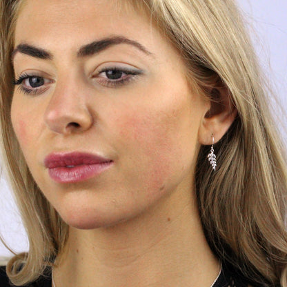 Boucles d'oreilles pendantes en argent sterling en forme de feuille