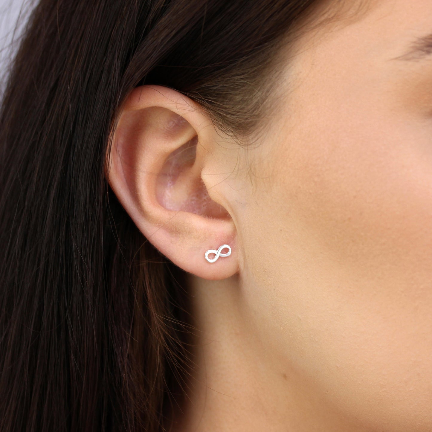 Boucles d'oreilles à tige en argent sterling avec symbole de l'infini