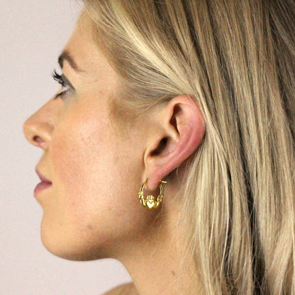 Boucles d'oreilles créoles Claddagh en argent sterling plaqué or