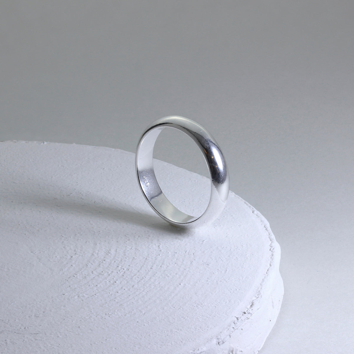 Alliance en argent sterling 4 mm en forme de D, tailles 48 à 76