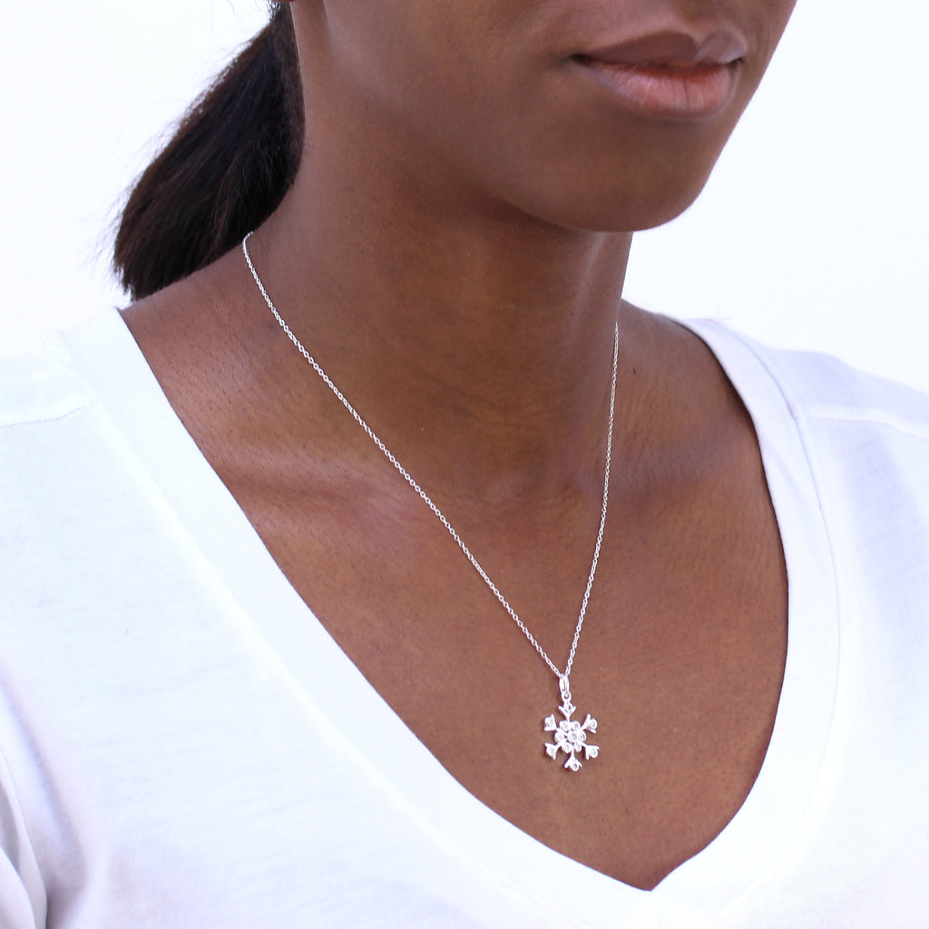 Grand collier flocon de neige en argent sterling et cristal CZ de 45 cm