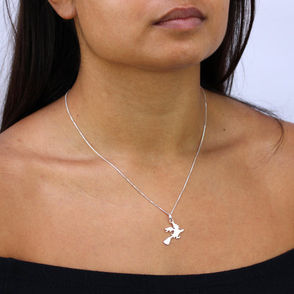 Collier pendentif sorcière sur balai en argent sterling de 35 à 55 cm