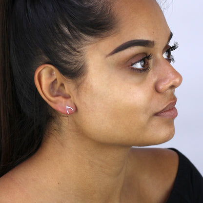 Boucles d'oreilles à tige en argent sterling en forme de bréchet