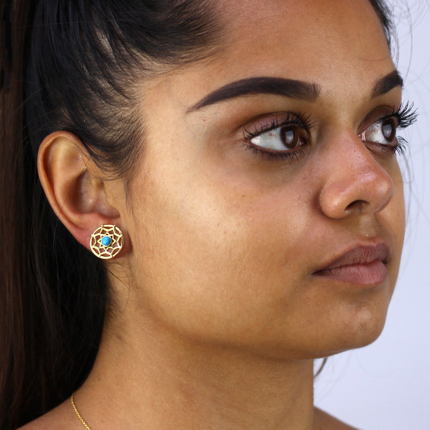 Boucles d'oreilles attrape-rêves en argent sterling plaqué or et émail bleu