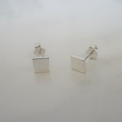 Boucles d'oreilles à tige carrées en argent sterling de 5 mm