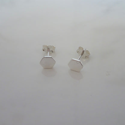 Boucles d'oreilles à tige hexagonales en argent sterling