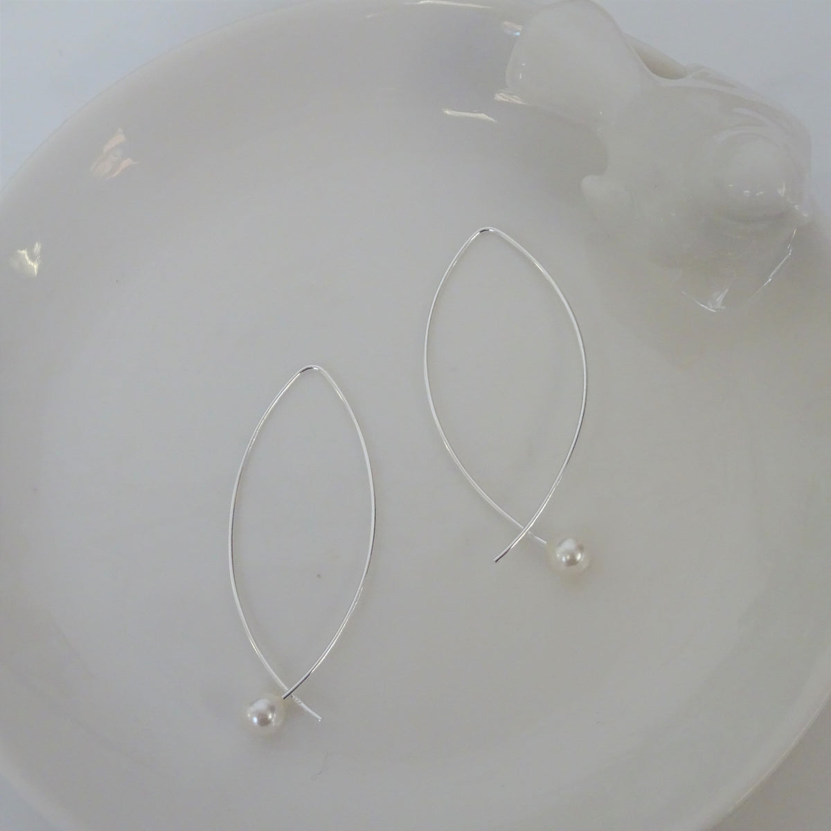 Boucles d'oreilles à boucle en argent sterling et perles