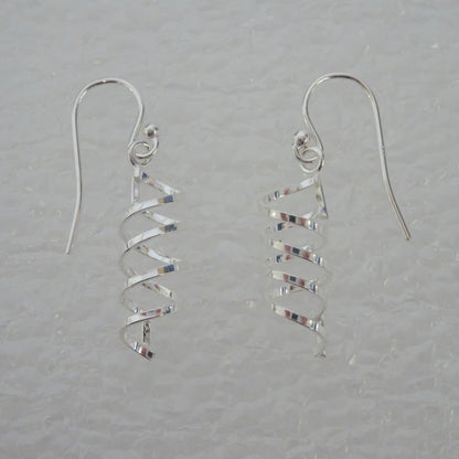 Boucles d'oreilles en argent sterling avec tire-bouchon et hameçon tourbillonnant