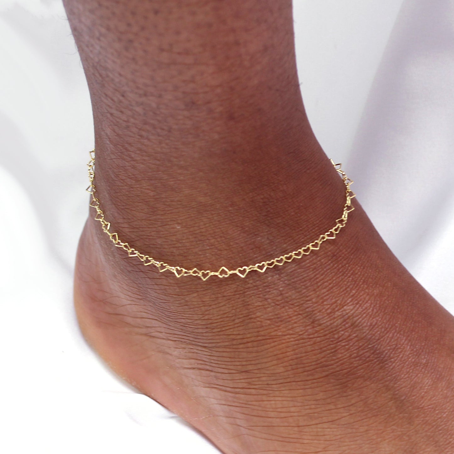Bracelet de cheville en or 9 carats avec cœurs ouverts