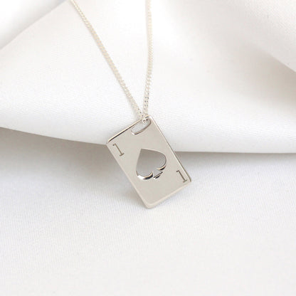 Collier personnalisé en argent sterling avec initiales de carte à jouer