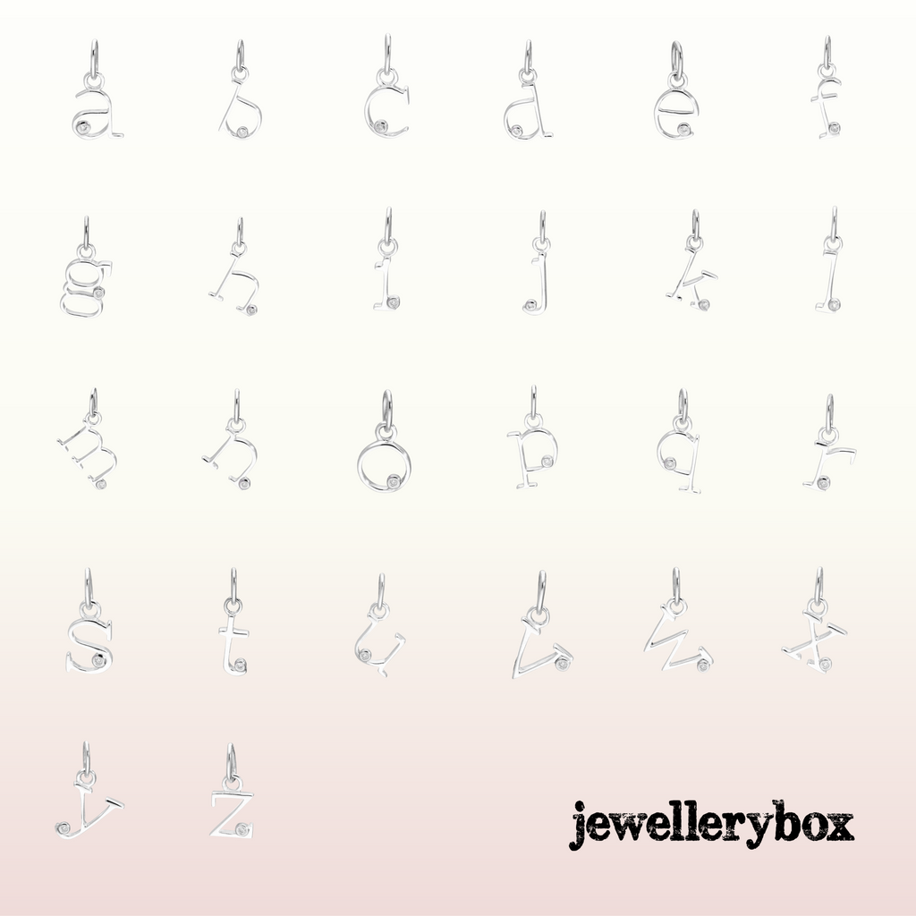 Collier initial en argent sterling avec diamants