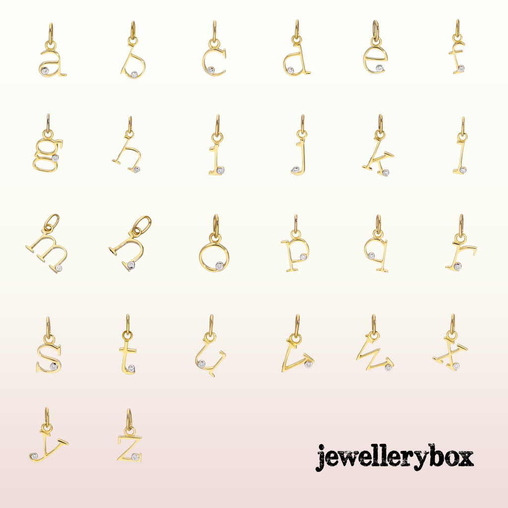 Collier initial en or 9 carats avec diamants