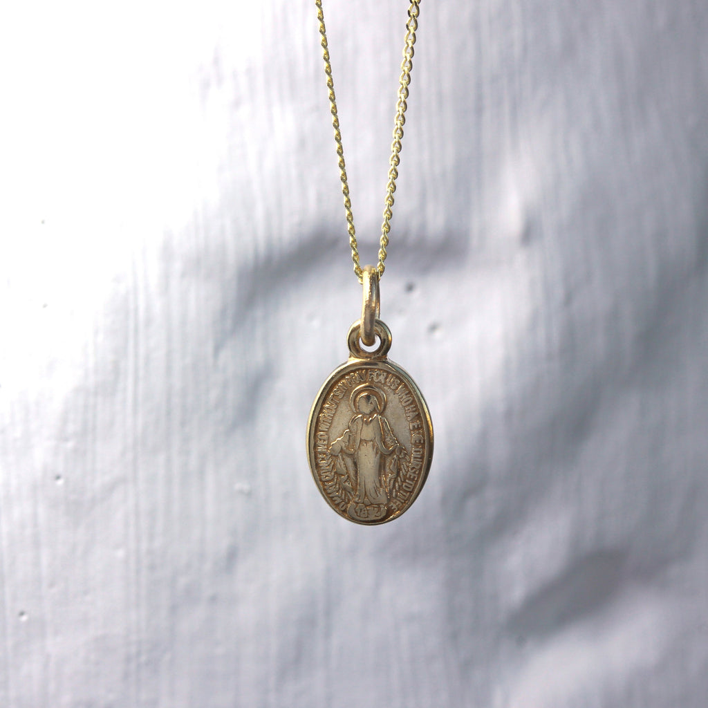 Collier en or 9 carats avec médaille de Marie miraculeuse