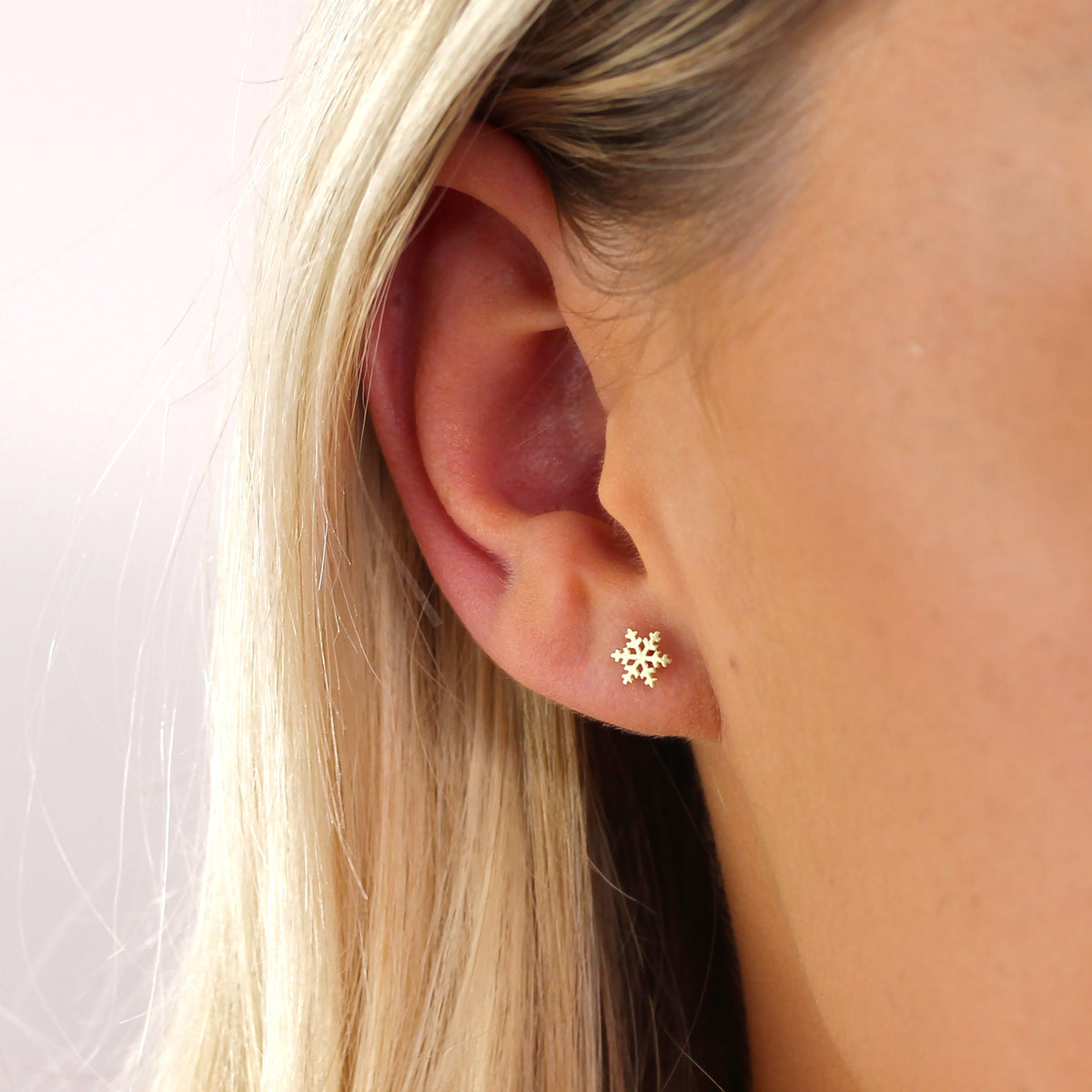 Boucles d'oreilles à tige en or 9 carats en forme de flocon de neige