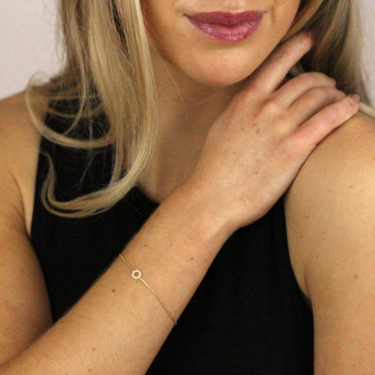 Bracelet Karma Circle 7 pouces en or 9 carats et cristal CZ transparent
