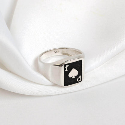 Chevalière personnalisée en argent sterling avec initiales en forme de carte à jouer