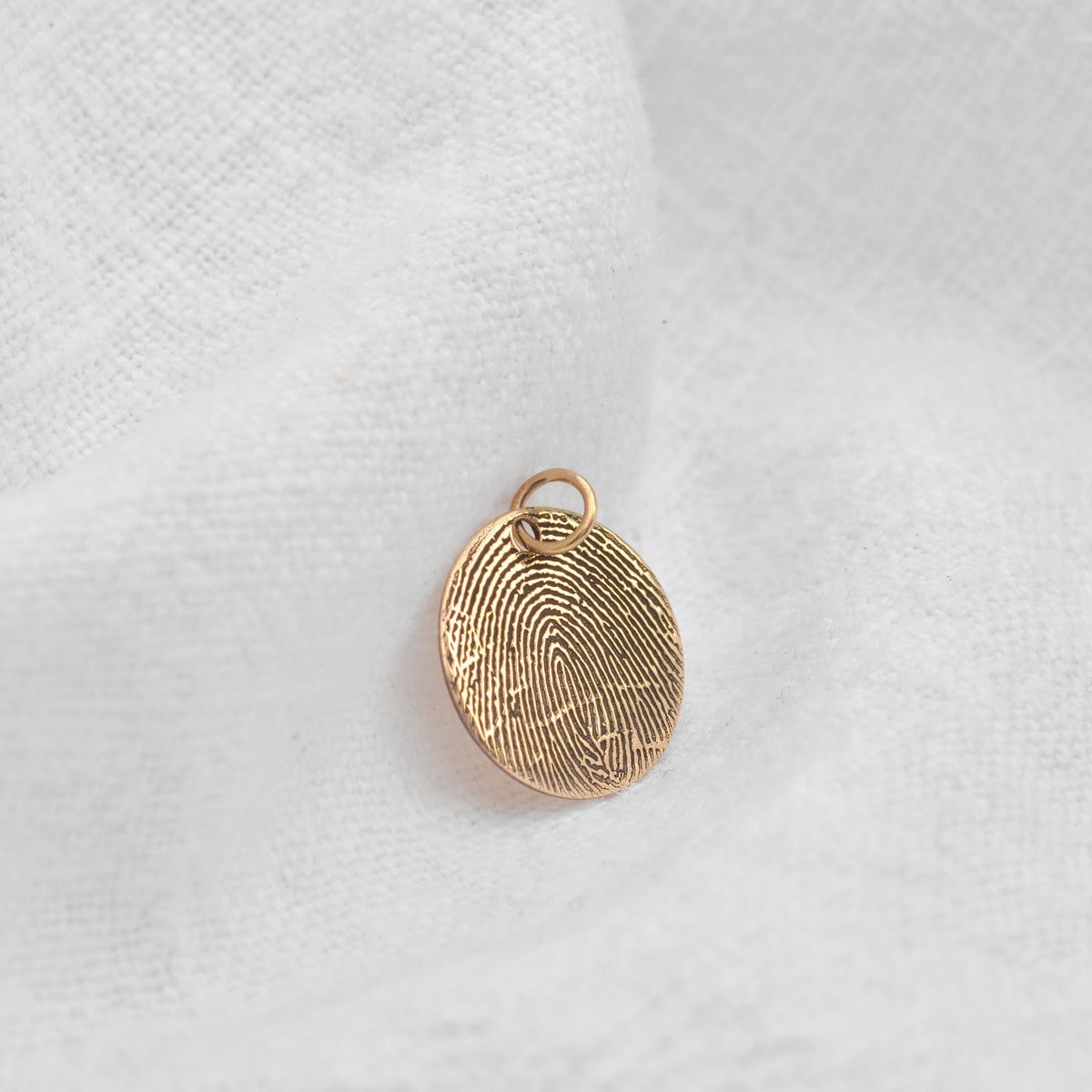 Breloque ronde personnalisée en or 9 carats avec empreinte digitale