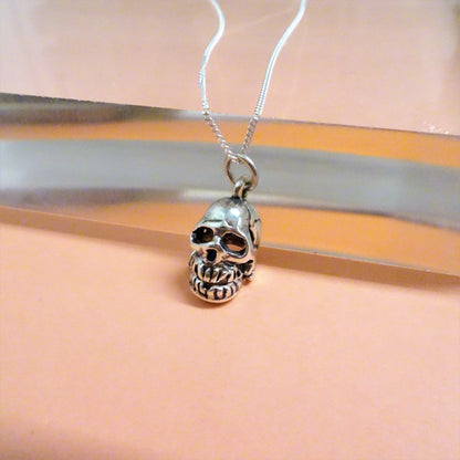 Collier en argent sterling avec tête de mort et mâchoire mobile