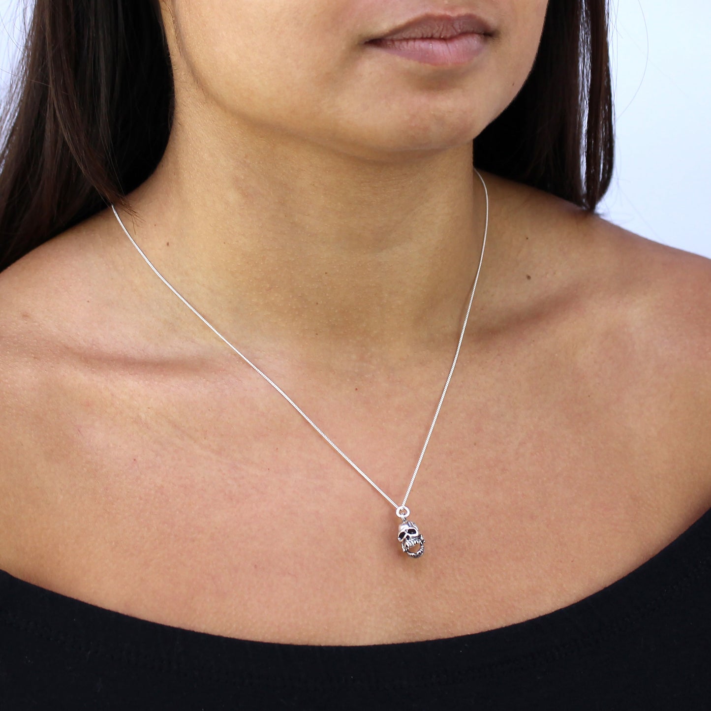 Collier en argent sterling avec tête de mort et mâchoire mobile