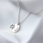 Collier personnalisé en argent sterling avec nom de patte et cœur