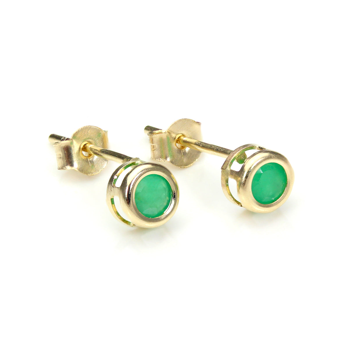 Boucles d'oreilles à tige en or jaune 9 carats avec pierres précieuses et cristaux de 4 mm
