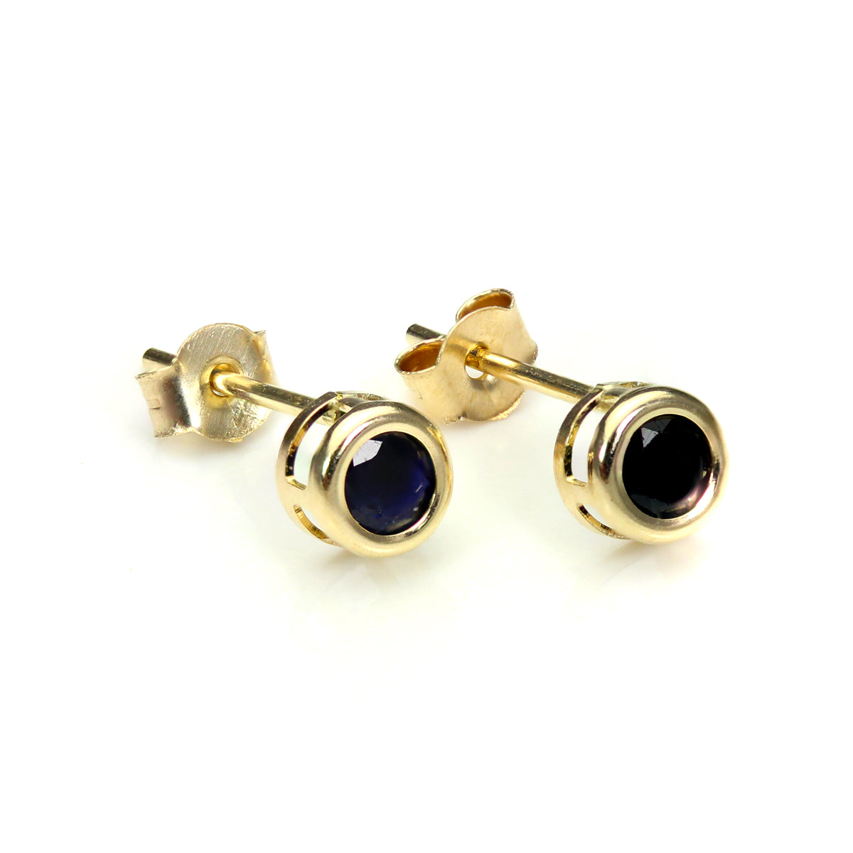 Boucles d'oreilles à tige en or jaune 9 carats avec pierres précieuses et cristaux de 4 mm