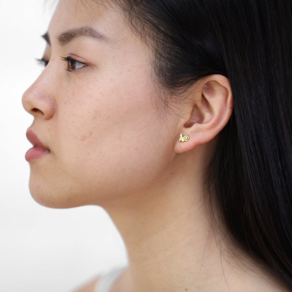 Boucles d'oreilles à tige en or jaune 9 carats en forme de lapin