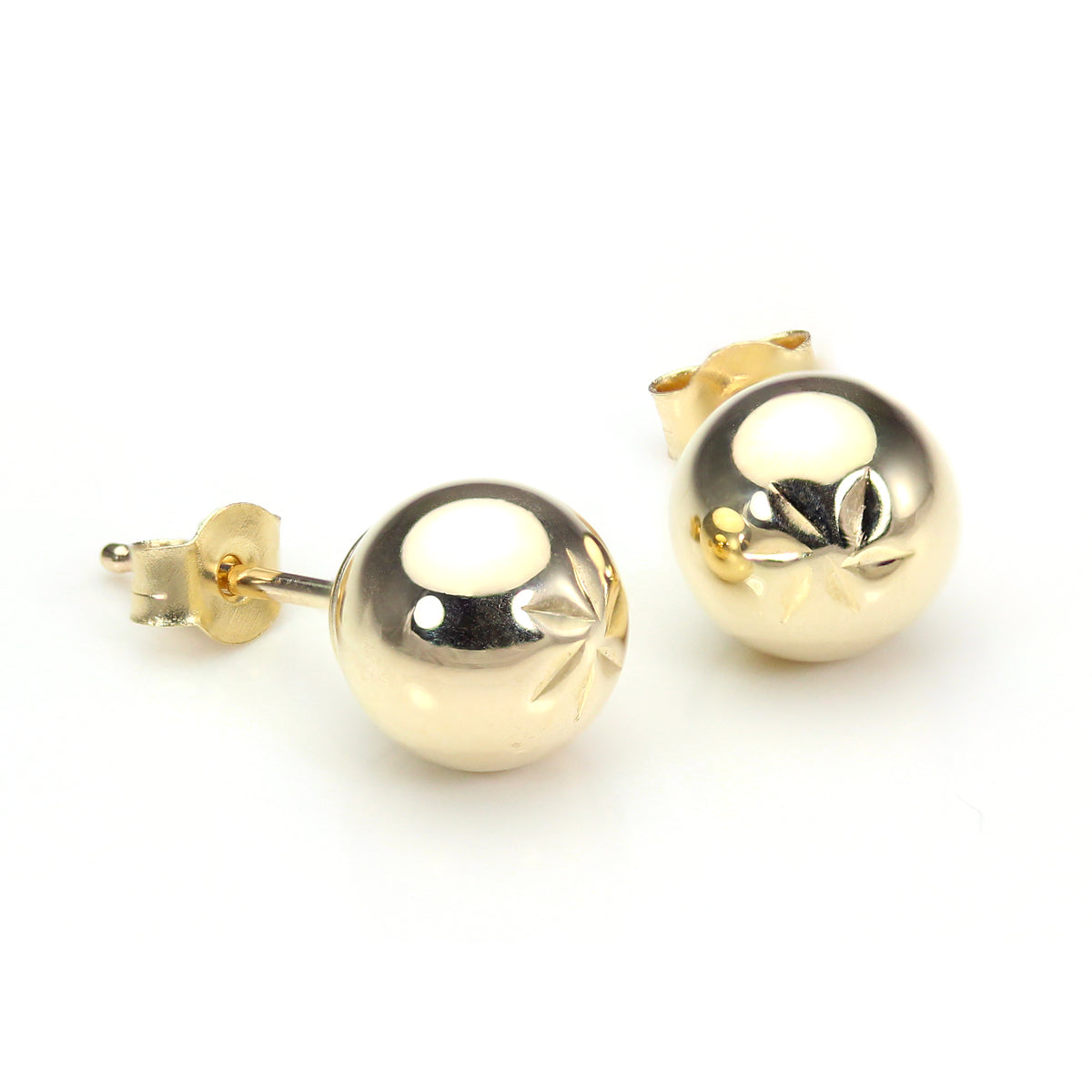 Boucles d'oreilles à tige en or jaune 9 carats avec boules taillées en diamant
