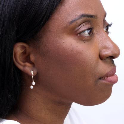 Boucles d'oreilles pendantes en or jaune 9 carats avec perles artificielles