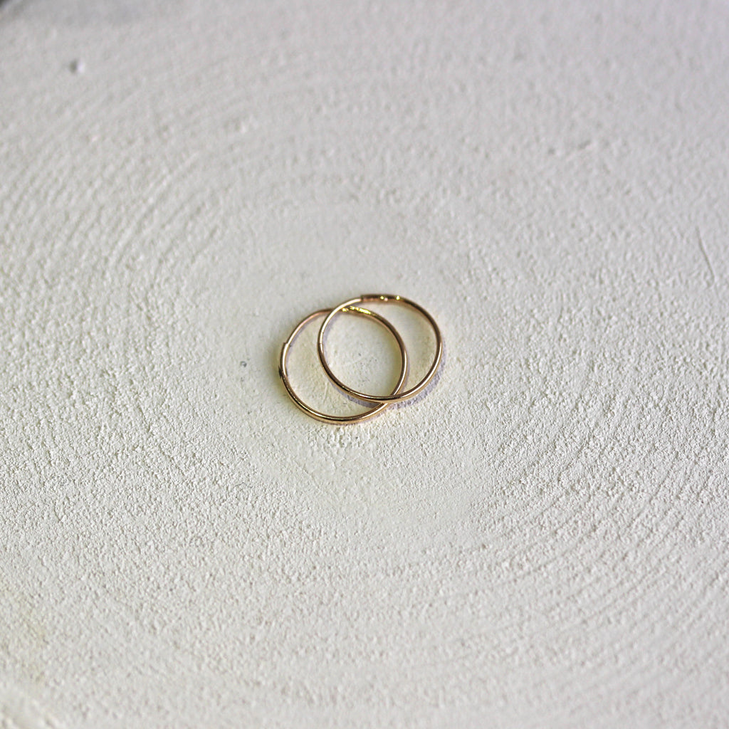 Boucles d'oreilles créoles légères en or 9 carats de 10 mm