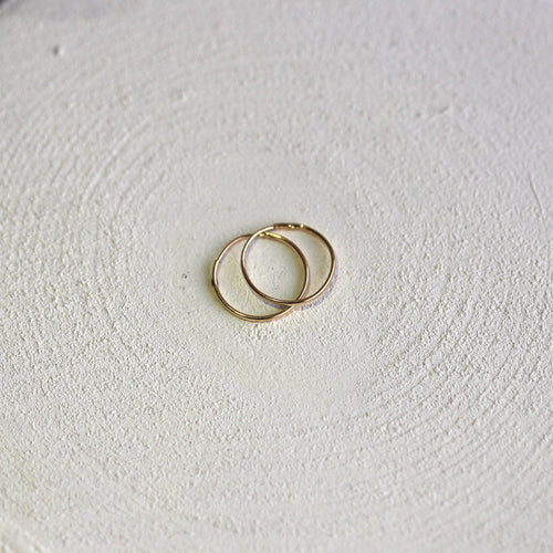 Boucles d'oreilles créoles légères en or 9 carats de 10 mm