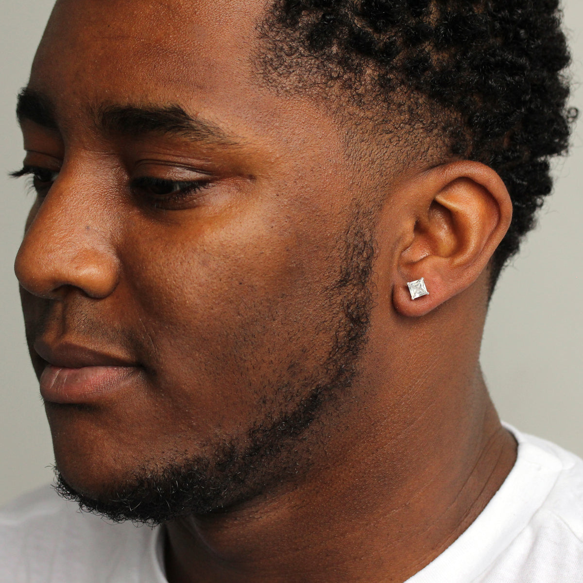 Clou d'oreille simple en argent sterling avec cristaux CZ carrés pour homme - 4-10 mm