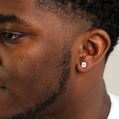 Boucle d'oreille simple en argent sterling avec as de pique bombé pour homme