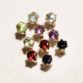 Boucles d'oreilles à tige en or 9 carats et pierres précieuses rondes de 3 mm