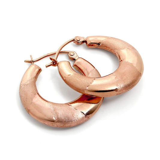Boucles d'oreilles créoles torsadées en or rose 9 carats brossé et poli