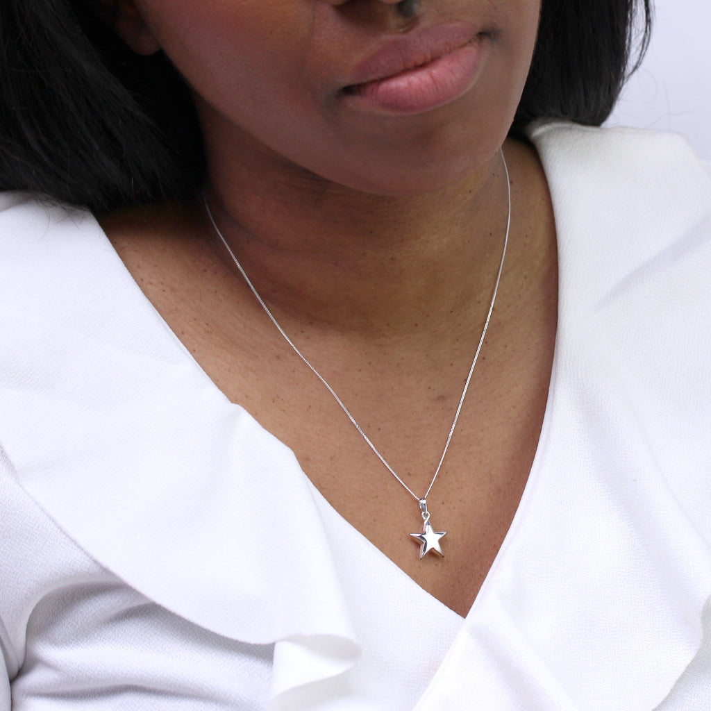 Collier avec pendentif étoile gonflée en argent sterling