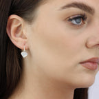 Boucles d'oreilles pendantes en forme de cœur plat en argent sterling et nacre
