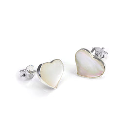 Boucles d'oreilles à tige en argent sterling et nacre en forme de cœur