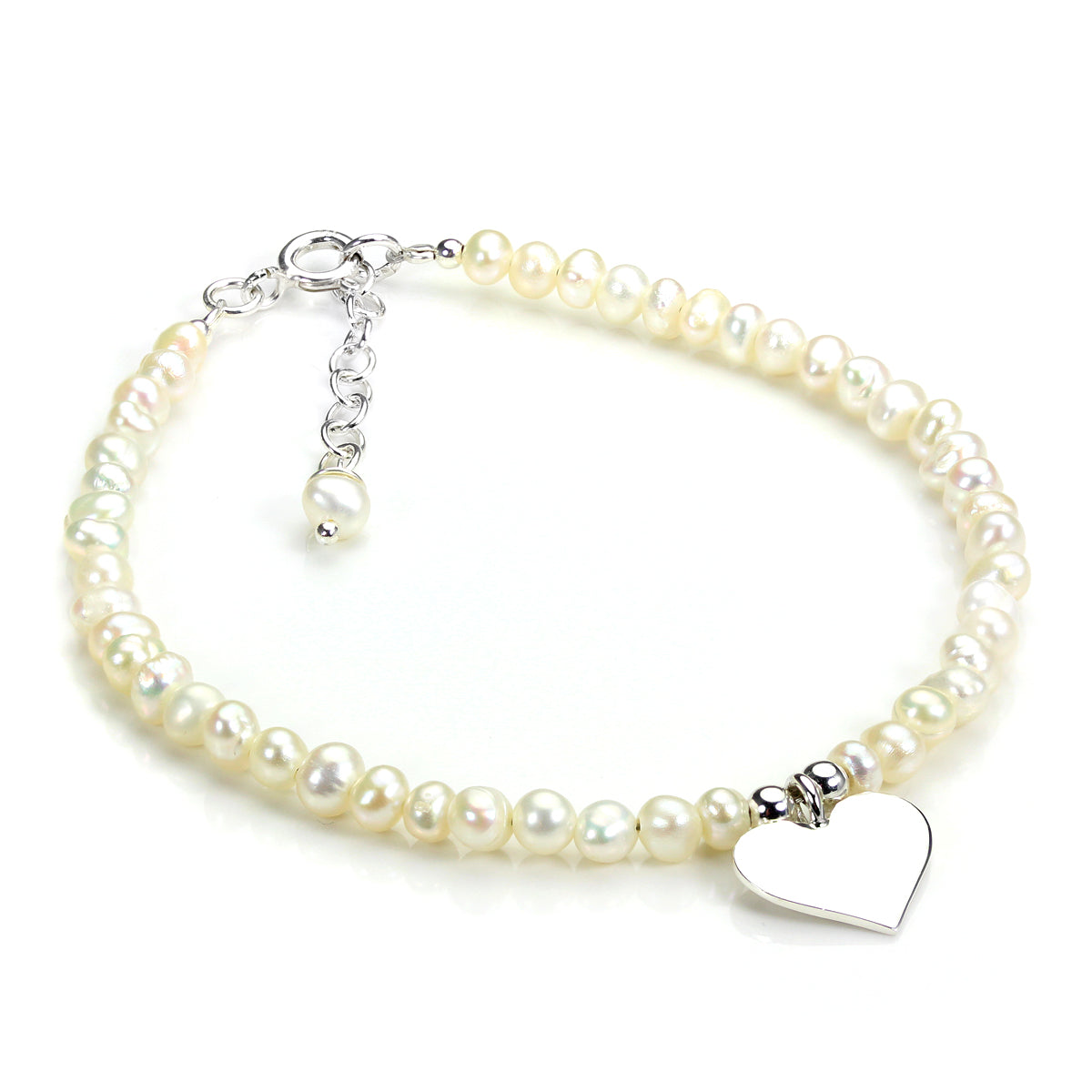 Bracelet réglable en argent sterling et perles d'eau douce blanches avec breloque cœur
