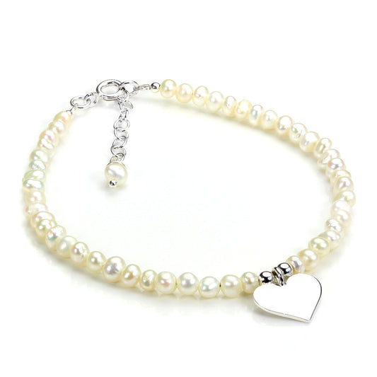Bracelet réglable en argent sterling et perles d'eau douce blanches avec breloque cœur